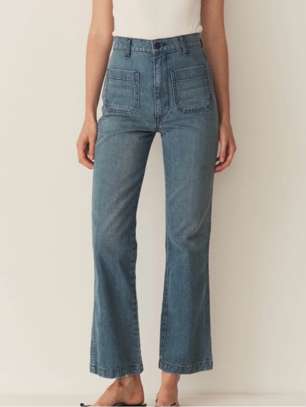 Doen Women's Faded Blue Boot-Cut Jeans